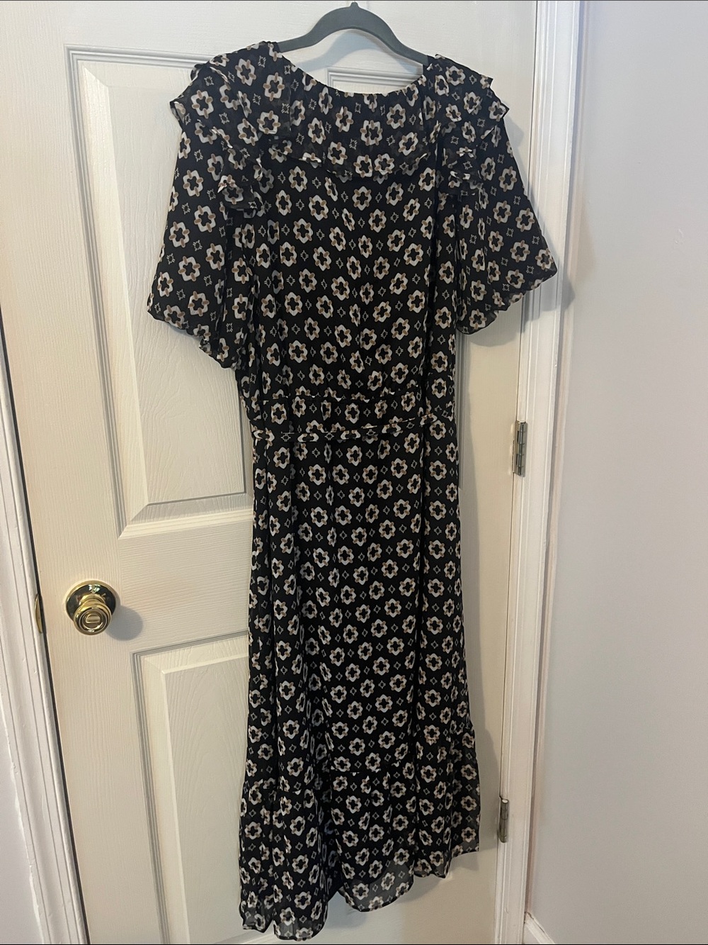 LOFT Black and Cream Floral Ruffle Midi Dress - Picture 6 of 8